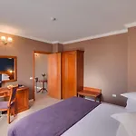 Hotel Opera Plaza 5*