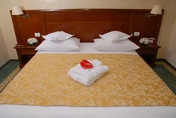 Opera Plaza Hotel 5*