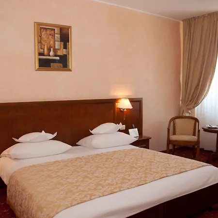 Opera Plaza Отель 5*