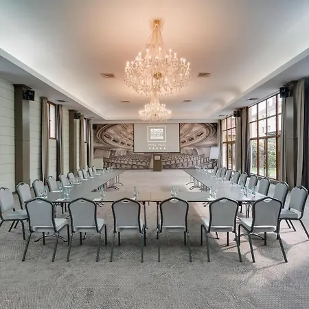 Opera Plaza Hotel