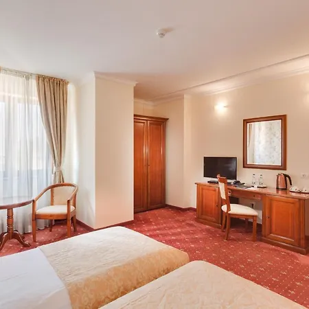 Opera Plaza Hotel 5*