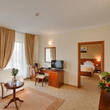 Opera Plaza Отель