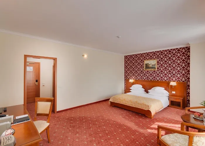 Ξενοδοχείο Opera Plaza 5*