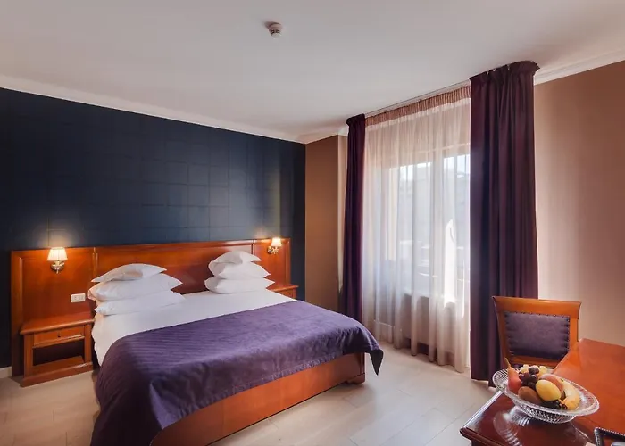 Opera Plaza Ξενοδοχείο 5*