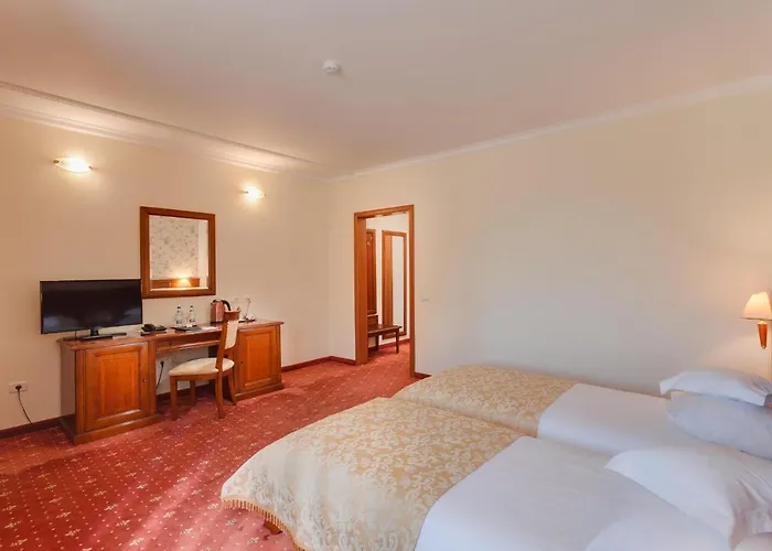 Opera Plaza Hotel 5*